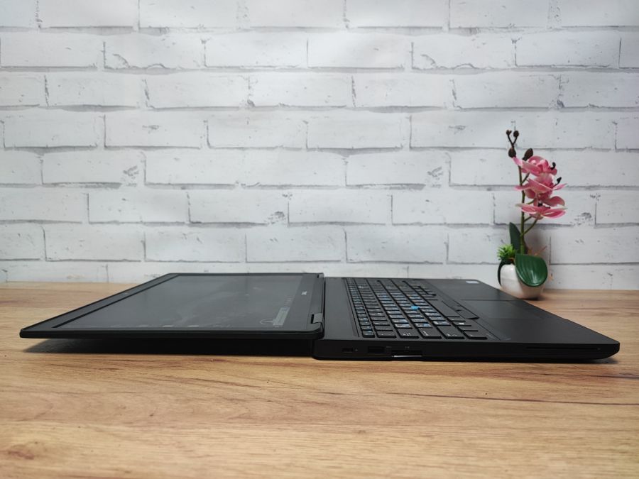 Ноутбук Б/В Dell Latitude 5580, Intel Core i5-8350M, DDR4 16GB, SSD 256GB, 15.6" Full HD