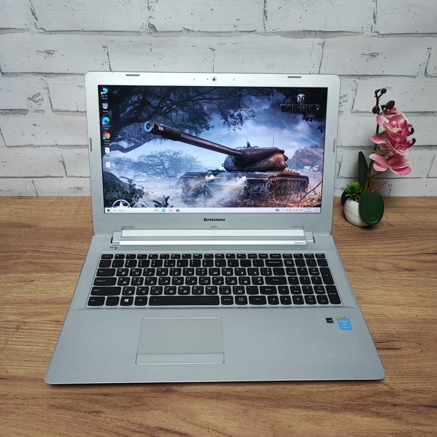 Ноутбук Б/В Lenovo 80K6, Intel Core i5-5200U, DDR3 8 GB, SSD 500GB, 15.6" Full HD