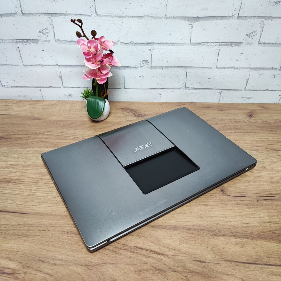 Ноутбук Б/В Acer Aspire R7, Intel Core i5-4200U, DDR3 8 GB, SSD 512GB, NVIDIA GeForce GT750M 2Gb, 15.6" Full HD Сенсор