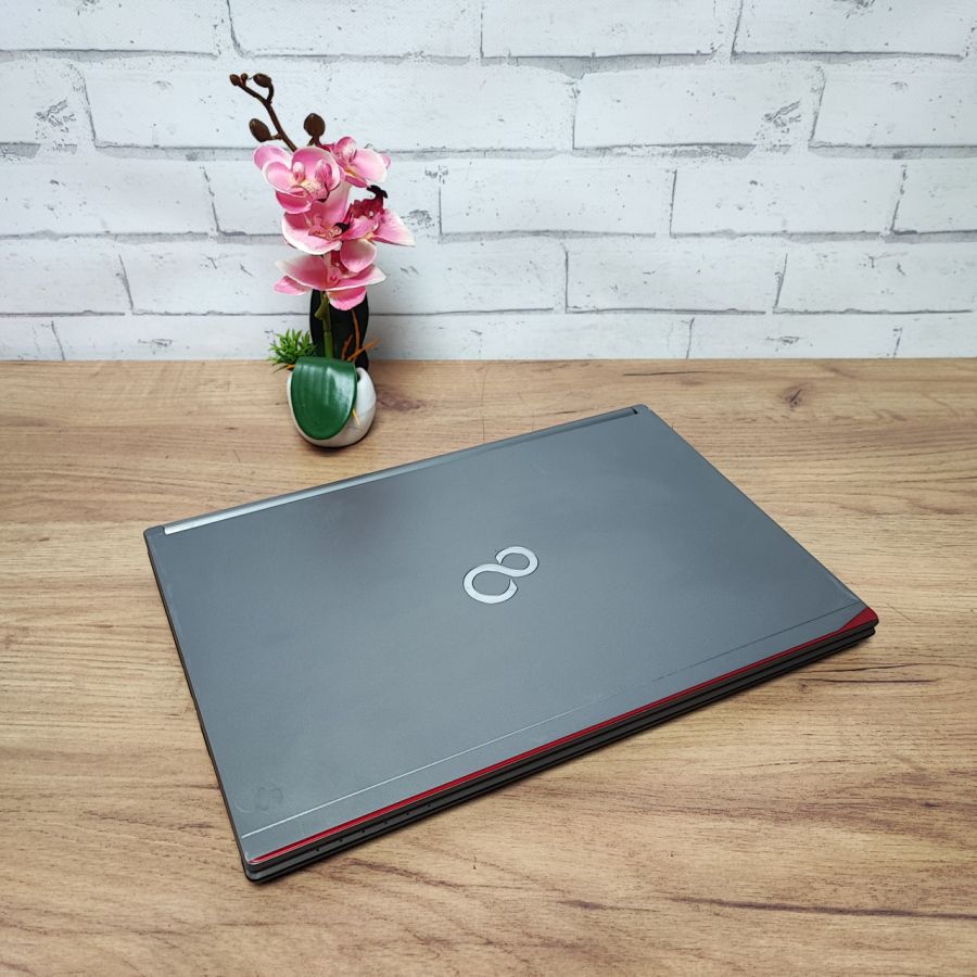 Ноутбук Б/В Fujitsu E744, Intel Core i3-4000M, DDR3 8 GB, SSD 128GB, 14" HD