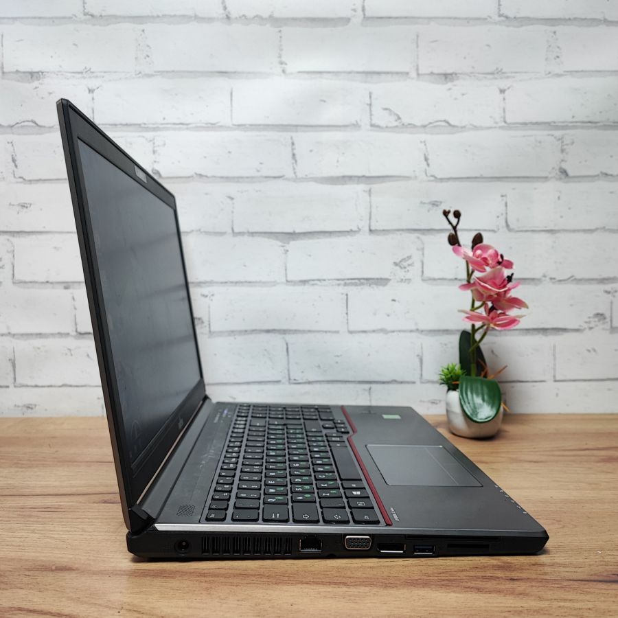 Ноутбук Б/В Fujitsu E754, Intel Core i5-4300M, DDR3 8 GB, SSD 128GB, 15.6" HD