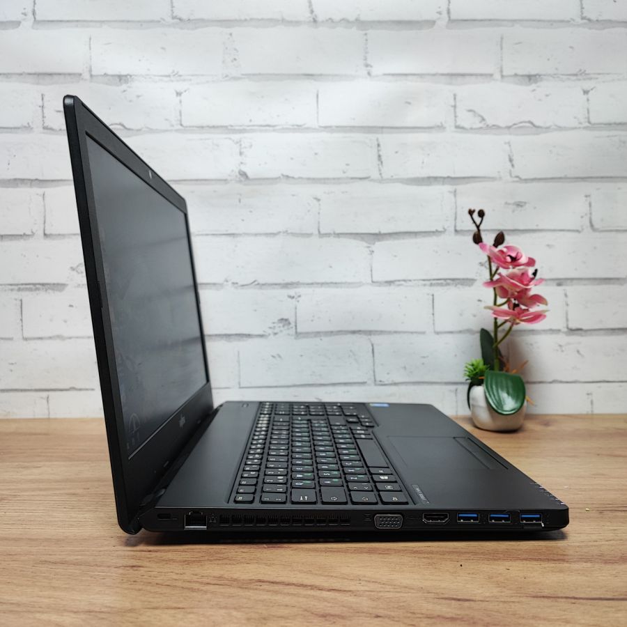 Ноутбук Б/В Fujitsu A555, Intel Core i5-5200U, DDR3 8 GB, SSD 128GB, 15.6" HD