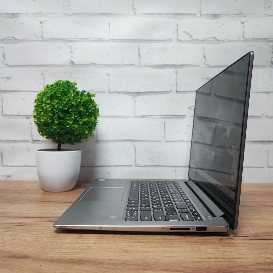 Уцінка! Ноутбук Б/В Lenovo IdeaPad 530S-14IKB, Intel Core i5-8250U, DDR4 8 GB, SSD 256GB, 14" Full HD