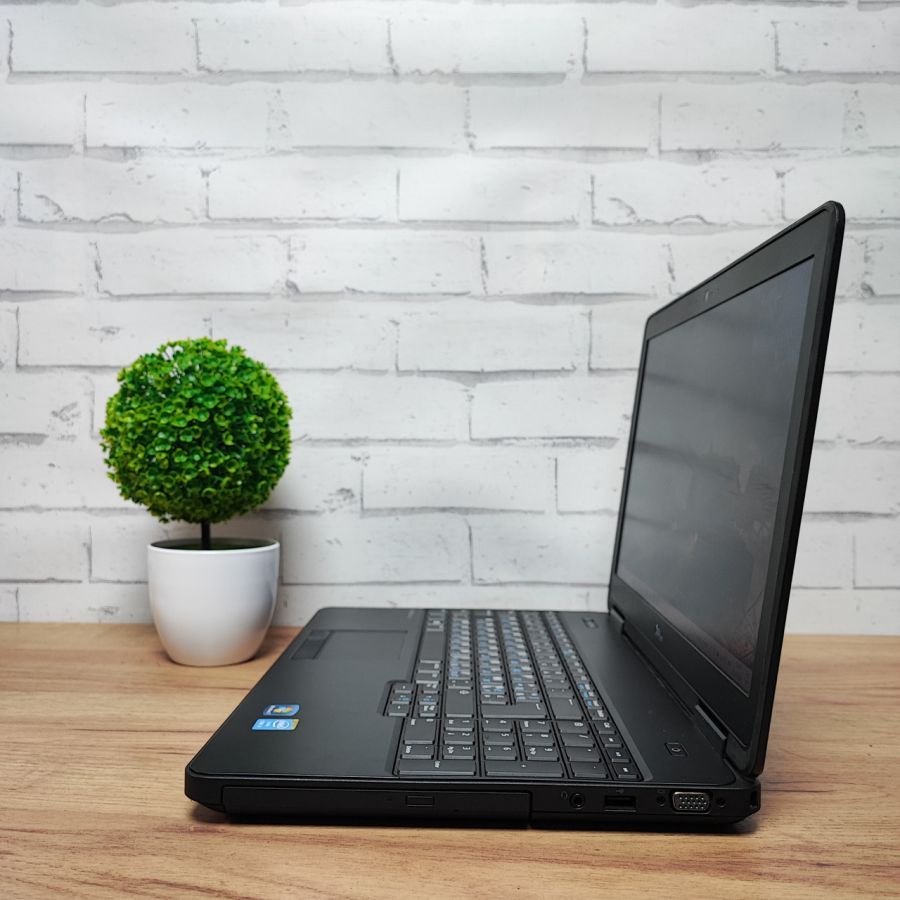 Ноутбук Б/В Dell Latitude E5540, Intel Core i3-4010U, DDR3 8 GB, SSD 256GB, 15.6" HD
