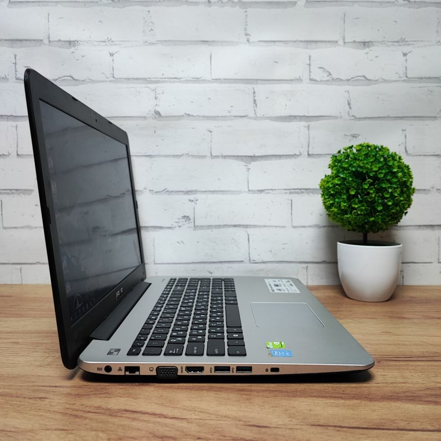 Ноутбук Б/В ASUS A555L, Intel Core i7-5500U, DDR3 12 GB, SSD 512GB, NVIDIA GeForce 920M 2Gb, 15.6" Full HD