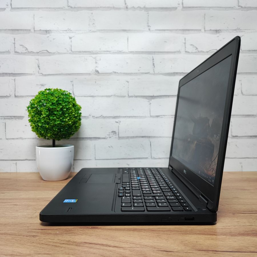 Ноутбук Б/В Dell Latitude E5550, Intel Core i5-5300U, DDR3 8 GB, SSD 128GB, 15.6" HD