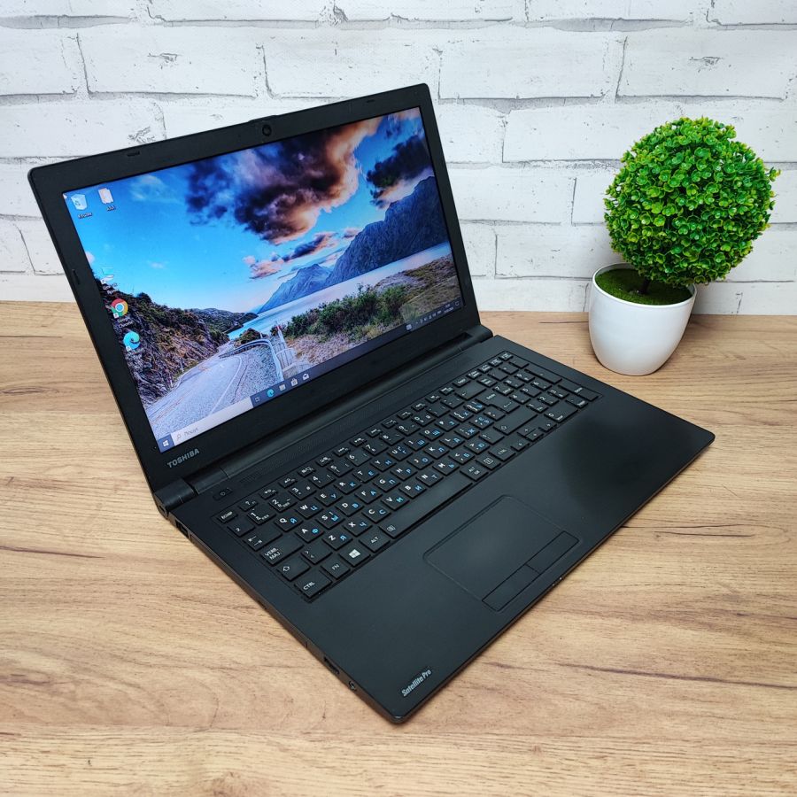 Ноутбук Б/В Toshiba Satillite Pro R50-B-14U, Intel Core i5-5200U, DDR3 8 GB, SSD 256GB, 15.6" HD