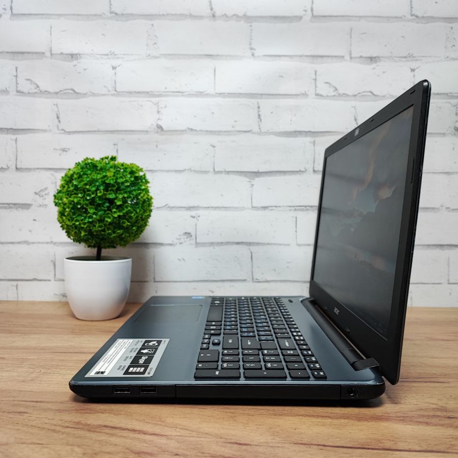 Ноутбук Б/В Acer Aspire E5-571-500P, Intel Core i5-5200U, DDR3 8 GB, SSD 256GB, 15.6" HD