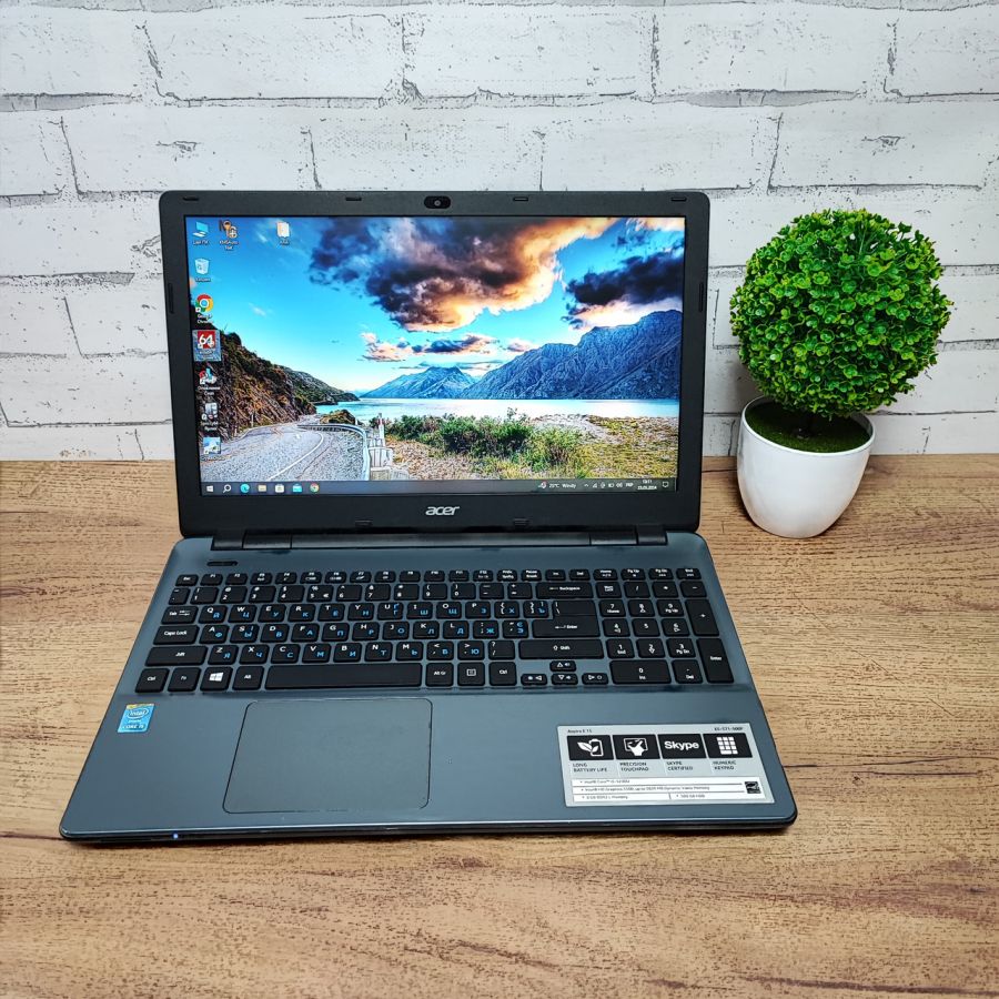Ноутбук Б/В Acer Aspire E5-571-500P, Intel Core i5-5200U, DDR3 8 GB, SSD 256GB, 15.6" HD
