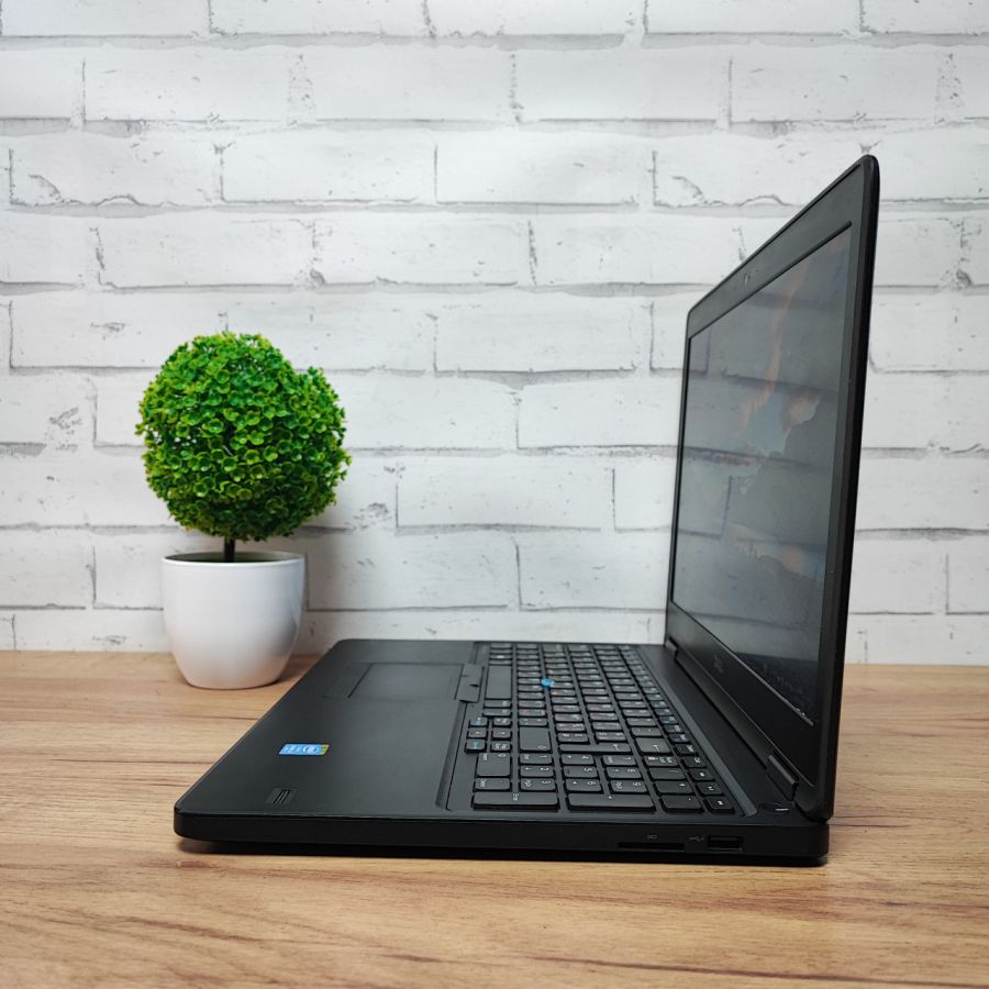 Ноутбук Б/В Dell Latitude E5550, Intel Core i3-5010U, DDR3 8GB, SSD 128GB, 15.6" HD