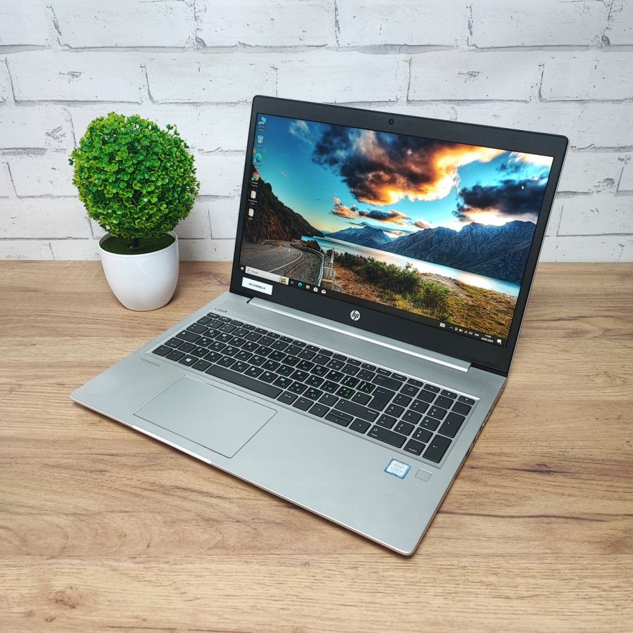 Уцінка! Ноутбук Б/В HP ProBook 450 G6, Intel Core i5-8265U, DDR4 16 GB, SSD 128GB + HDD 500GB, 15.6" Full HD
