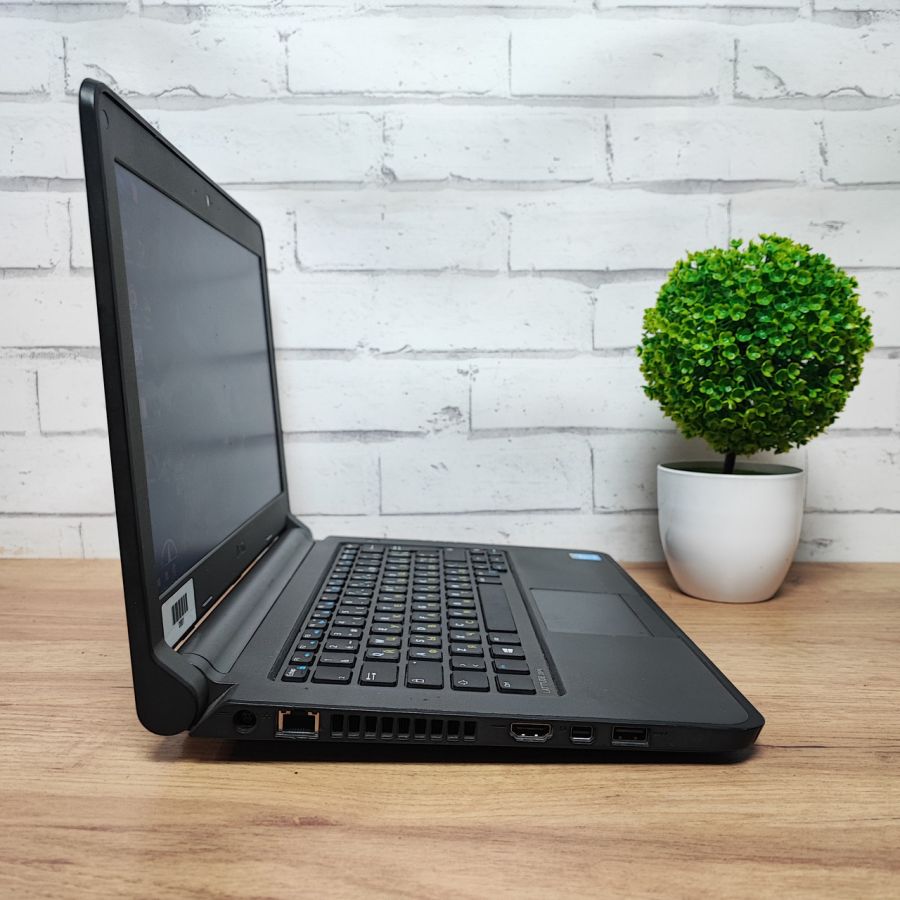 Ноутбук Б/В Dell Latitude 3340, Intel Core i5-4210U, DDR3 8 GB, SSD 256GB, 13.3" HD