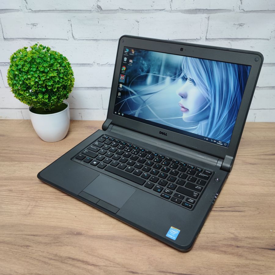 Ноутбук Б/В Dell Latitude 3350, Intel Core i3-5005U, DDR3 8 GB, SSD 128GB, 13.3" HD