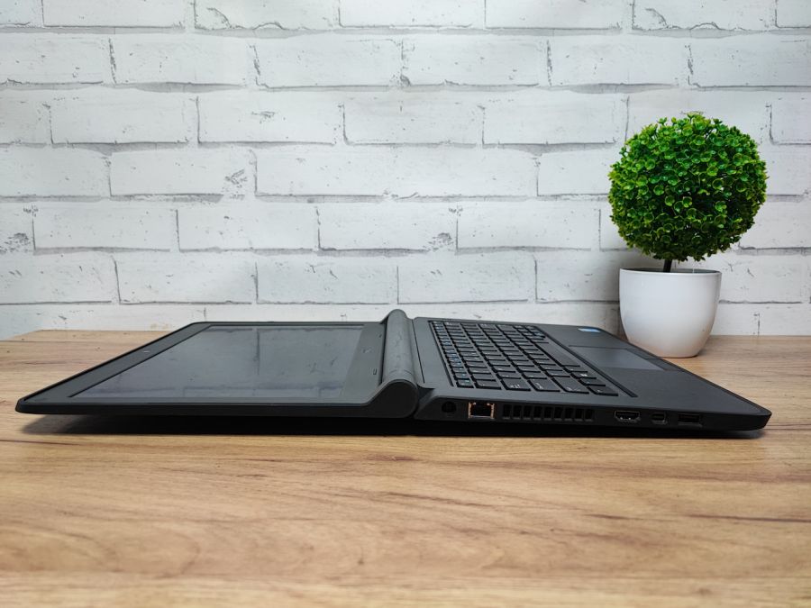 Ноутбук Б/В Dell Latitude 3350, Intel Core i3-5005U, DDR3 8 GB, SSD 128GB, 13.3" HD