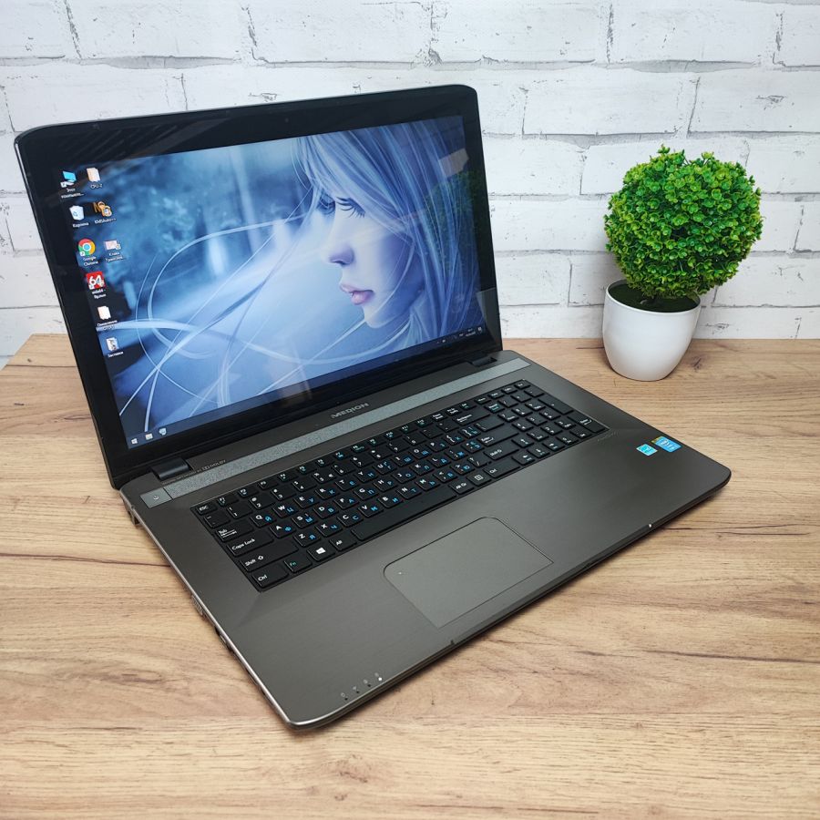 Ноутбук Б/В Medion Akoya E7228T, Intel Core i5-4200M, DDR3 8 GB, SSD 256GB, 17.3" Сенсор