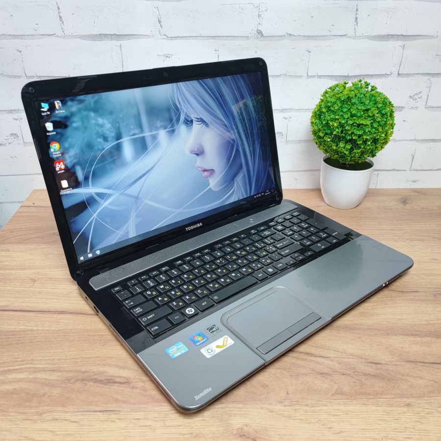 Ноутбук Б/В Toshiba Satellite L875-S7209, Intel Core i3-2370M, DDR3 8 GB, SSD 128GB, 17.3" HD