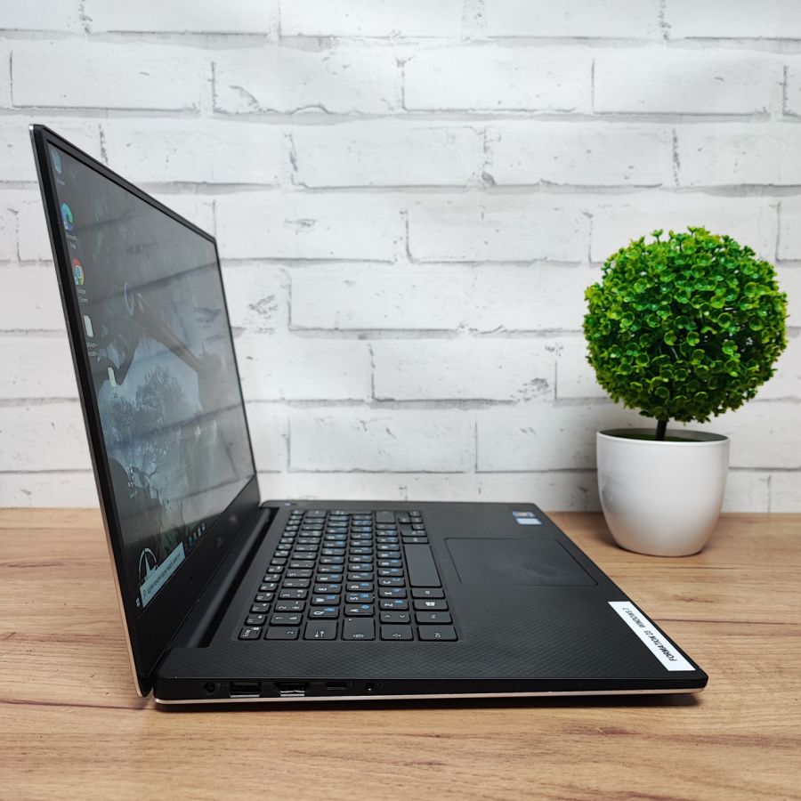 Ноутбук Б/В Dell Precision 5510, Intel Core i5-6300HQ, DDR4 16 GB, SSD 256GB, NVIDIA Quadro M1000M 2Gb, 15.6" Full HD