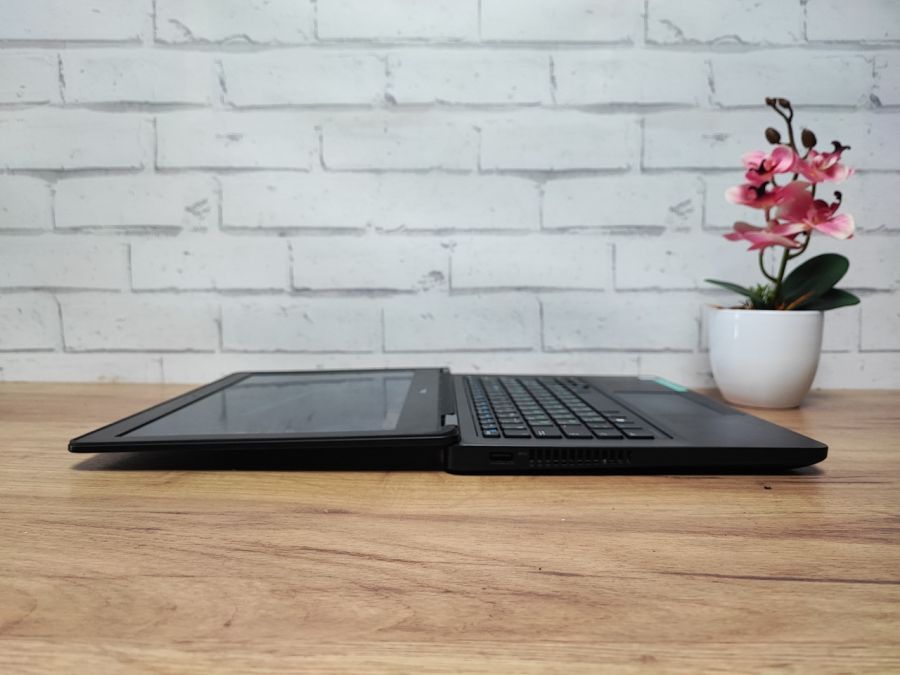 Ноутбук Б/В Dell Latitude E5270, Intel Core i3-6100U, DDR4 8 GB, SSD 128GB, 12" HD