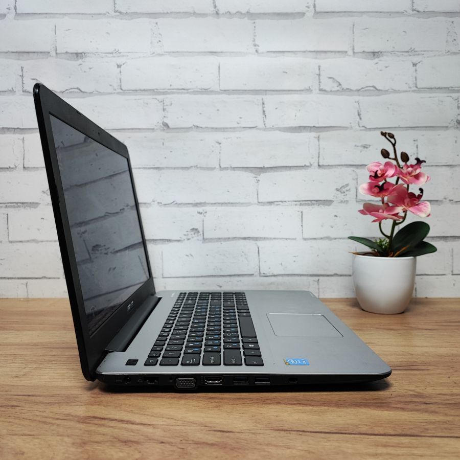 Ноутбук Б/В ASUS A555L, Intel Core i5-5200U, DDR3 8 GB, SSD 256GB, 15.6" HD