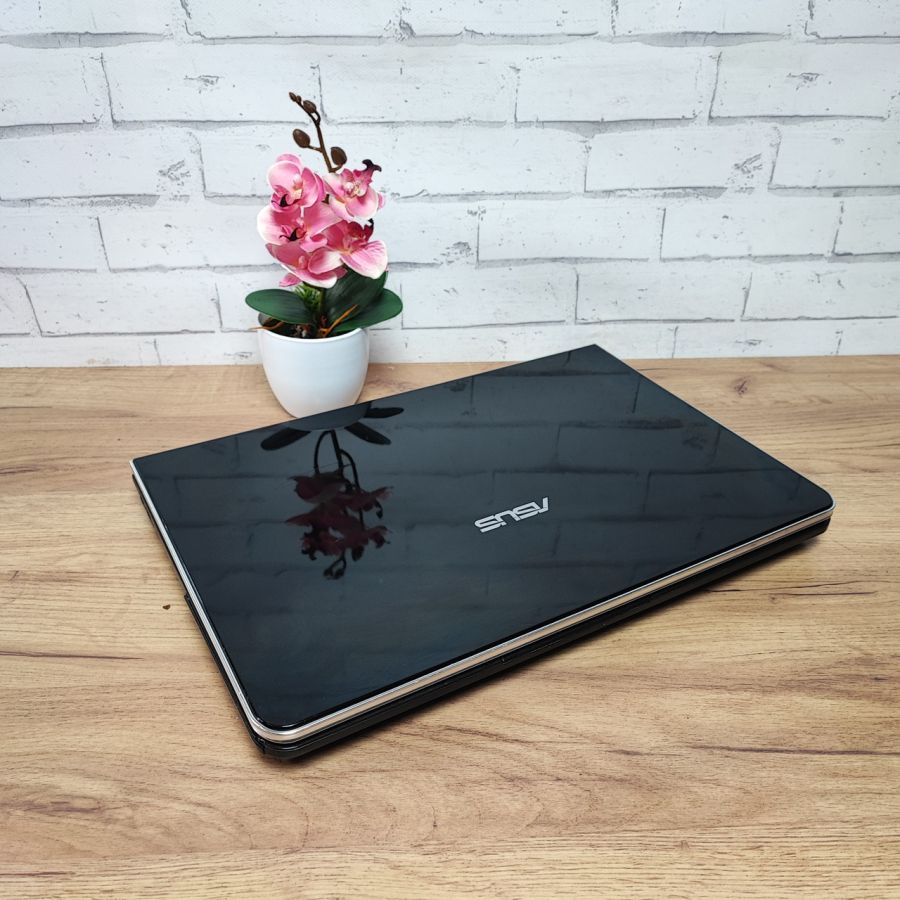 Ноутбук Б/В ASUS N75S, Intel Core i7-2630QM, DDR3 8 GB, SSD 256GB + HDD 700GB, NVIDIA GeForce GT555M 2Gb, 17" Full HD