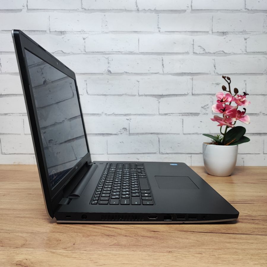 Ноутбук Б/В Dell P26E, Intel Core i3-5005U, DDR3 8 GB, SSD 128GB, 15.6" HD