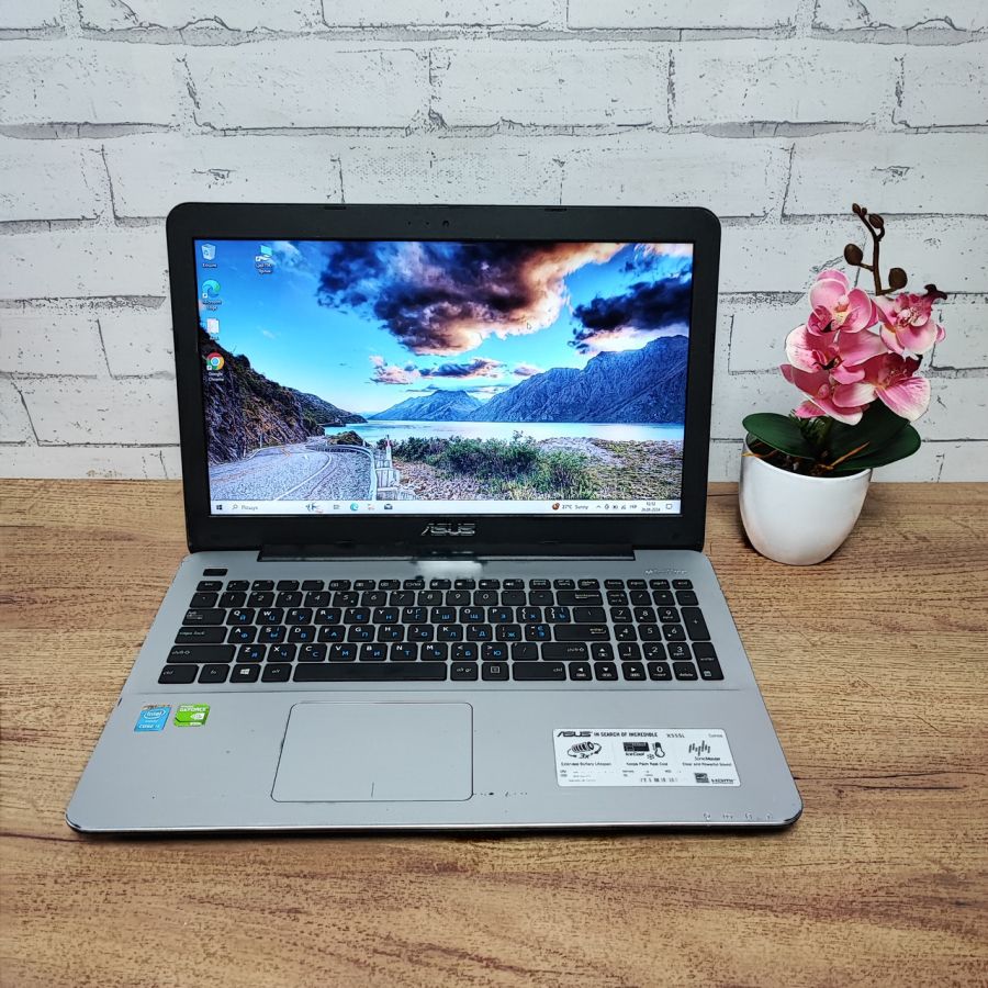 Ноутбук Б/В ASUS X555L, Intel Core i5-5200U, DDR3 8 GB, SSD 256GB, NVIDIA GeForce 920M 2Gb, 15.6"