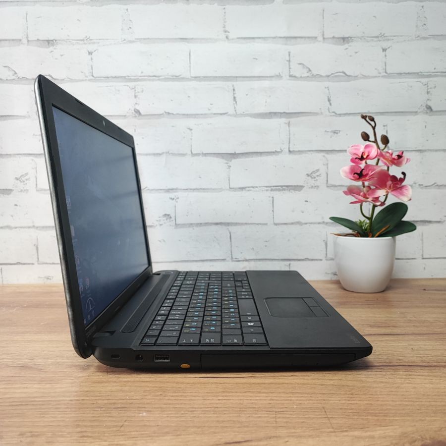 Ноутбук Б/В Toshiba Satellite Pro C50-A-15Q, Intel Core i3-3120M, DDR3 8 GB, SSD 128GB, 15.6" HD