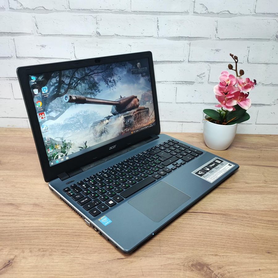 Ноутбук Б/В Acer E5-571, Intel Core i3-4005U, DDR3 8 GB, SSD 128GB, 15.6" HD