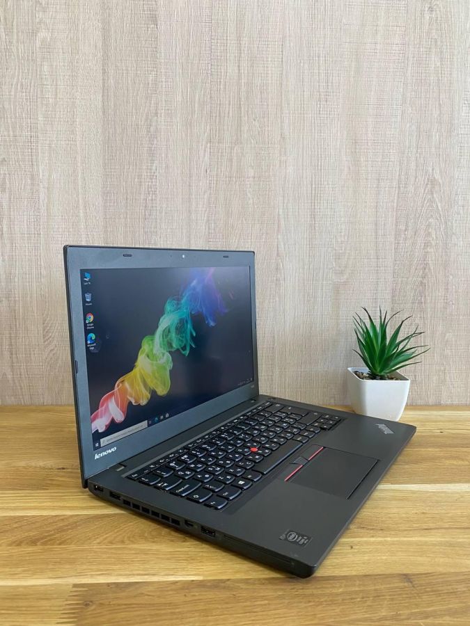Ноутбук Б/В Lenovo ThinkPad T450 14, Intel Core i5-5300U, DDR3 8 GB, SSD 180GB, 14" HD (1600x900)