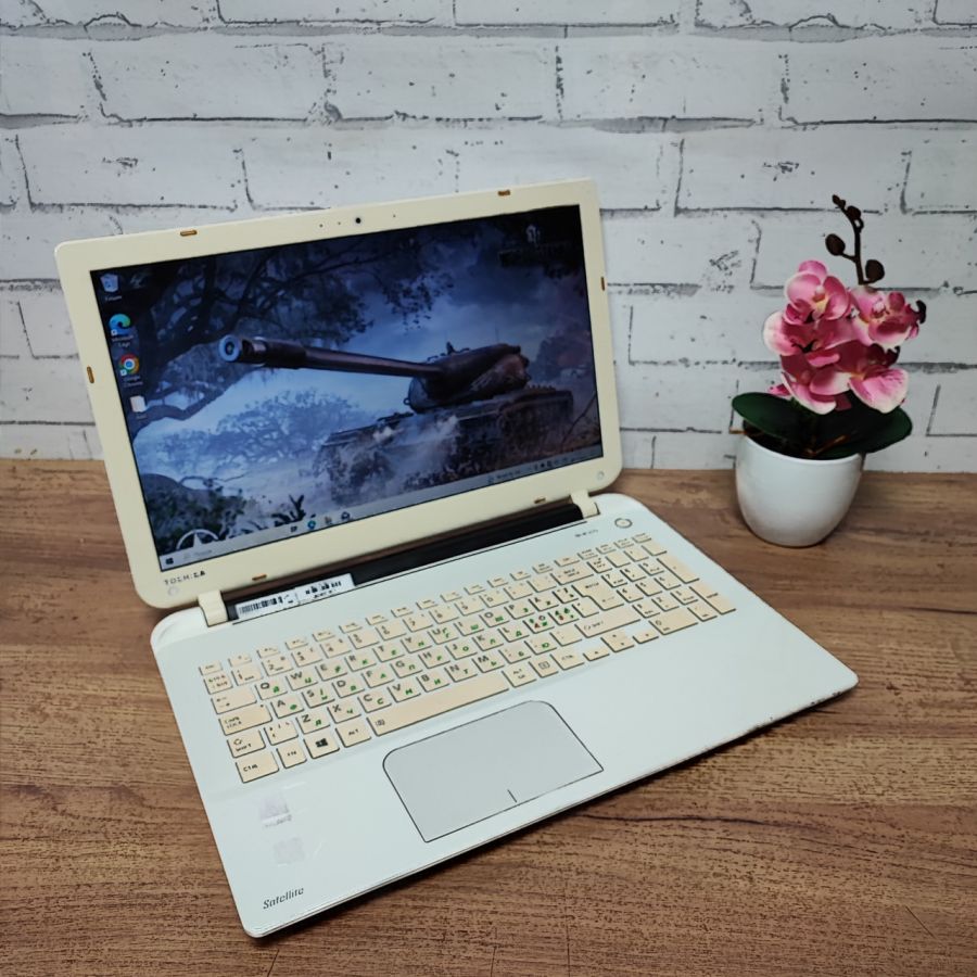 Ноутбук Б/В Toshiba Satellite L50-B-1TX, Intel Core i3-4005U, DDR3 8 GB, SSD 128GB, 15.6" HD