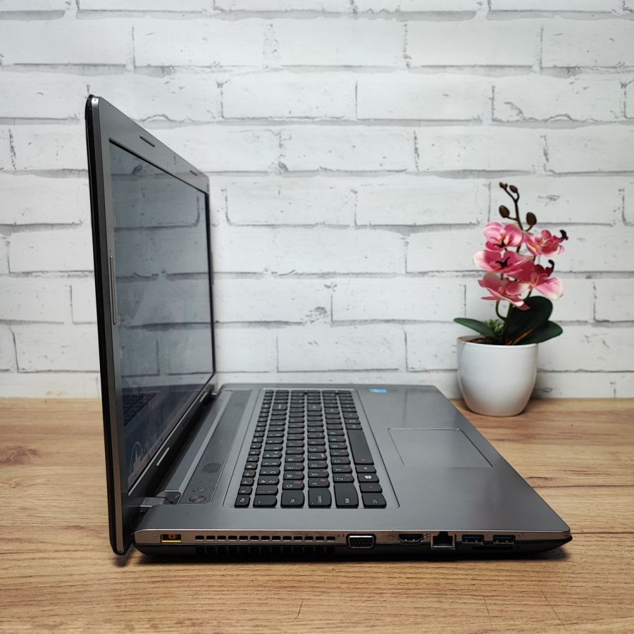 Уцінка! Ноутбук Б/В Lenovo IdeaPad Z710, Intel Core i5-4200M, DDR3 8 GB, SSD 180GB, NVIDIA GeForce GT 740M 2gb, 17" Full HD