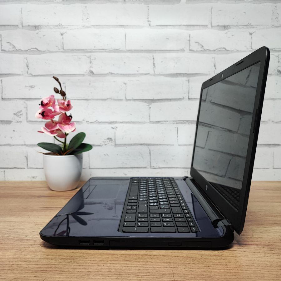 Ноутбук Б/В HP 15-G031NO, AMD A6-6310, DDR3 8 GB, SSD 256GB, AMD Radeon R4 1Gb, 15.6"