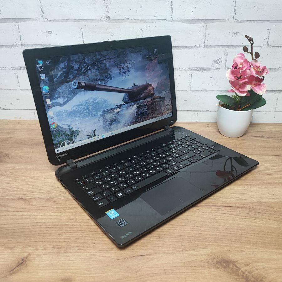 Ноутбук Б/В Toshiba Stellite L50-B-212, Intel Core i3-4005U, DDR3 8GB, SSD 256GB, 15.6" HD