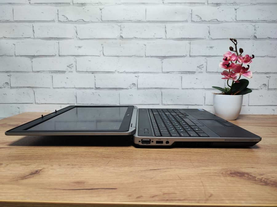 Ноутбук Б/В Dell Latitude E6530, Intel Core i5-3340M, DDR3 8GB, SSD 128GB, NVIDIA GeForce NVS 1GB, 15.6" Full HD