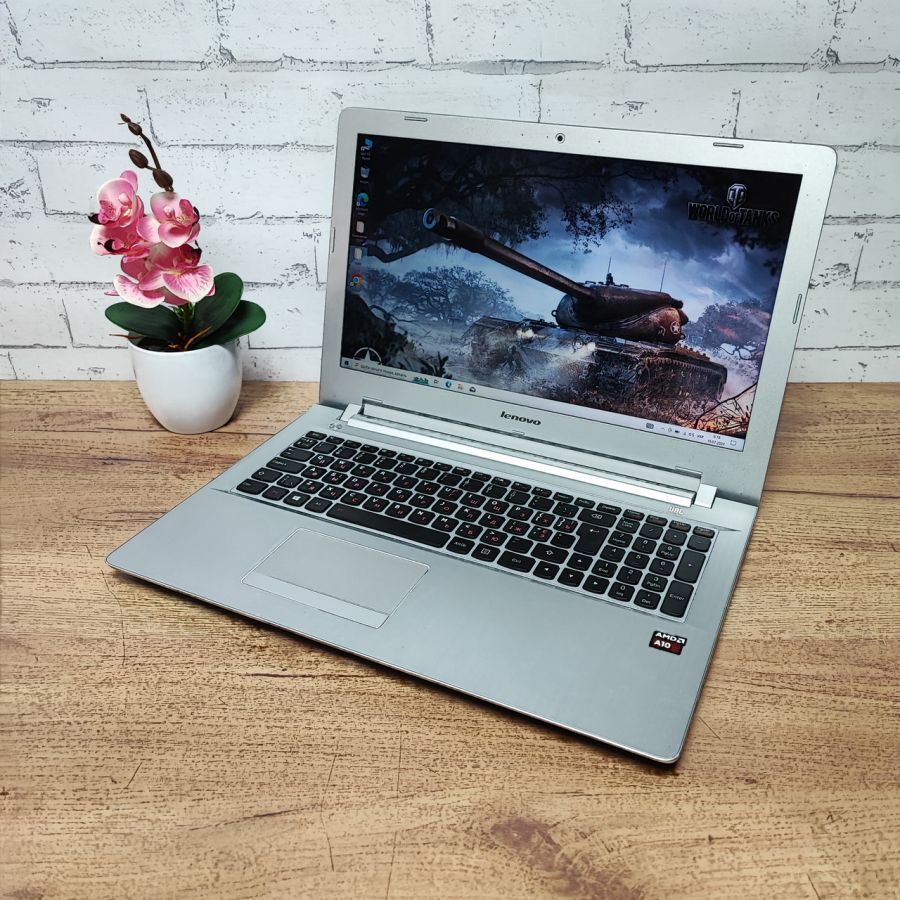 Ноутбук Б/В Lenovo IdeaPad 500, AMD A10-8700P, DDR3 8 GB, SSD 256GB, AMD Radeon R6, 15.6" Full HD