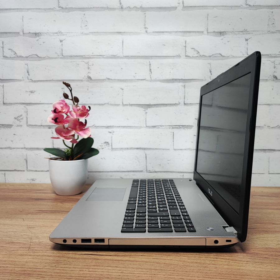 Ноутбук Б/В ASUS N56D, AMD A8-4500M, DDR3 8 GB, SSD 128GB, AMD Radeon HD 7640G, 15.6" Full HD