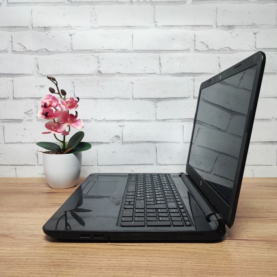 Ноутбук Б/В HP, AMD A6-6310, DDR3 8 GB, SSD 128GB, AMD Radeon R4 1Gb, 15.6"