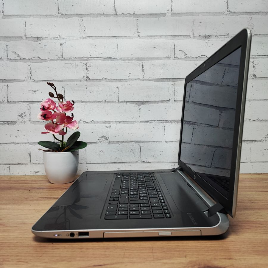 Ноутбук Б/В HP Pavilion 17-F143NO, AMD E1-6010, DDR3 8 GB, SSD 256GB, AMD Radeon R2 1Gb, 15.6"