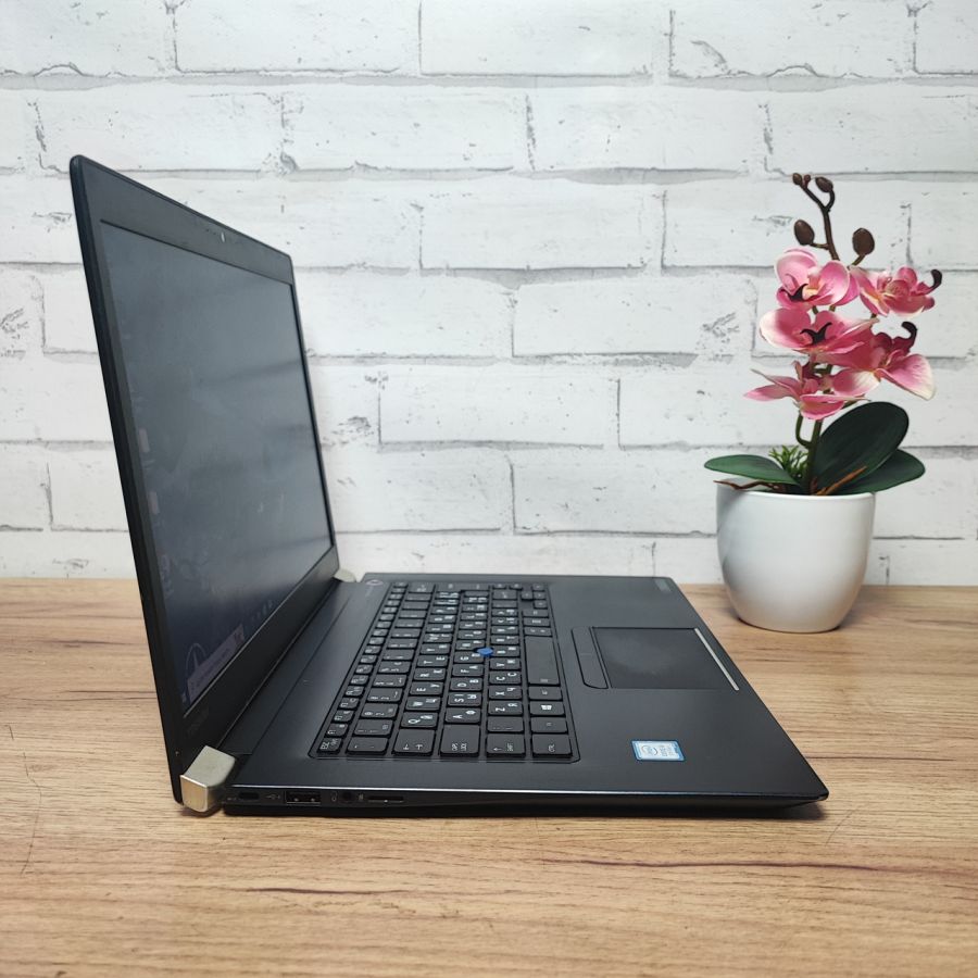 Уцінка! Ноутбук Б/В Toshiba Tecra X40-E-181, Intel Core i5-8250U, DDR4 8 GB, SSD 128GB, 14" HD