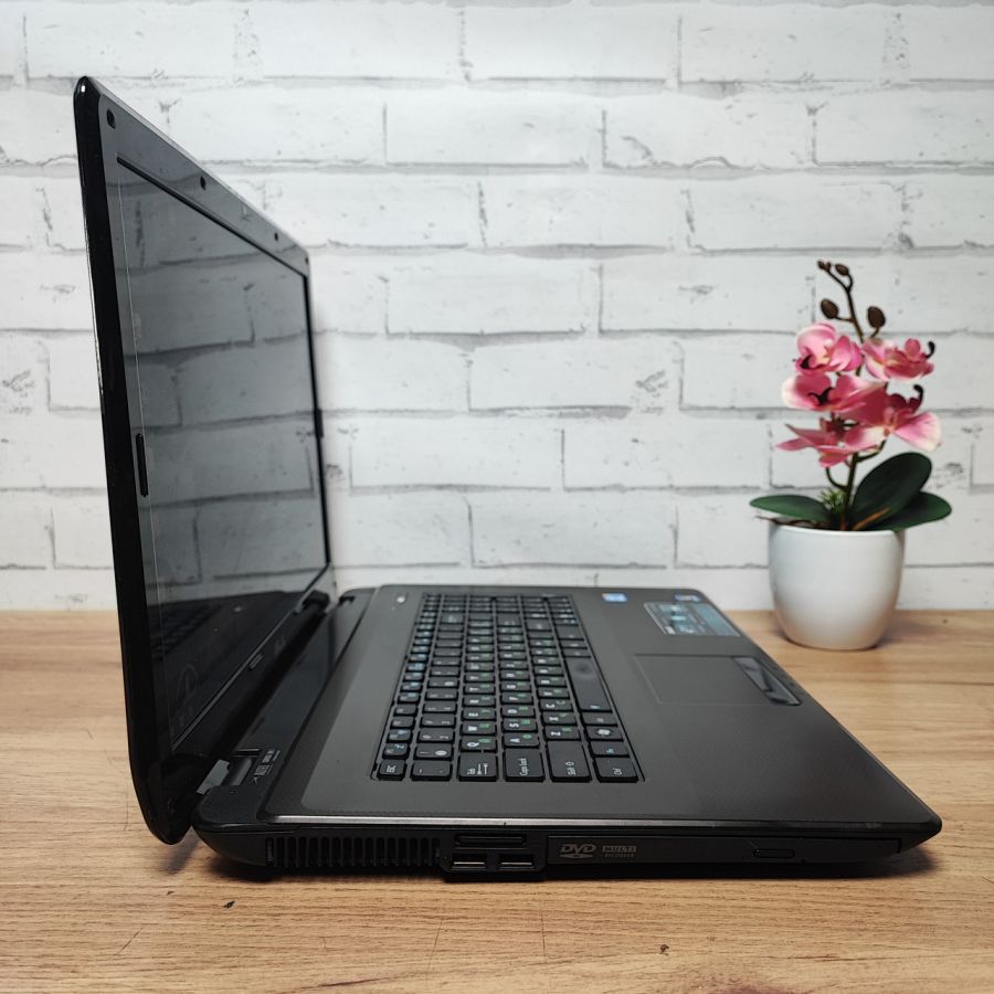 Ноутбук Б/В ASUS K72F, Intel Core i3-350M, DDR3 8 GB, HDD 500GB, 17.3" HD