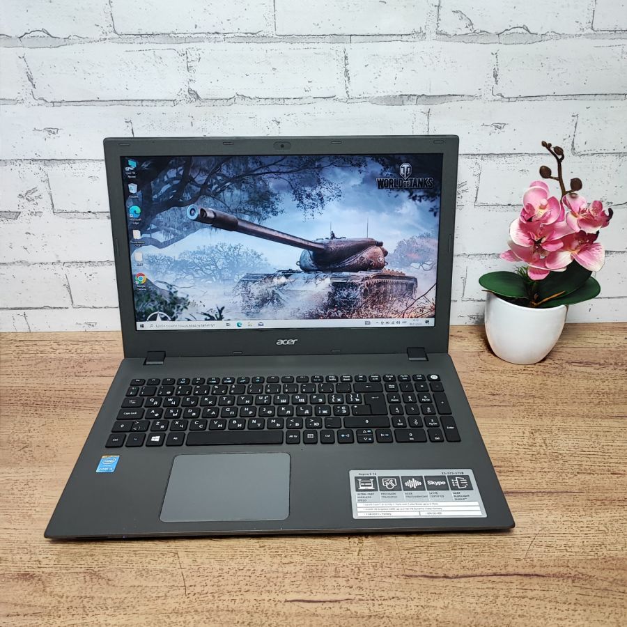 Ноутбук Б/В Acer Aspire E5-573, Intel Core i7-5500U, DDR3 8 GB, SSD 256GB, NVIDIA GeForse 920M 2Gb, 15.6"