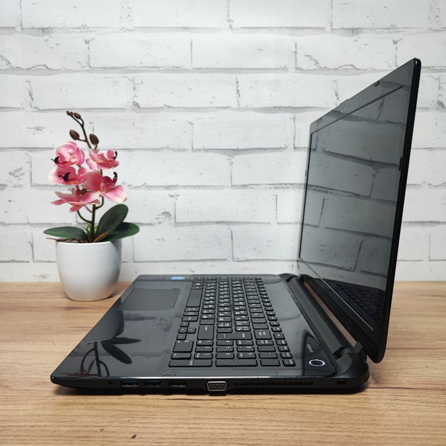 Ноутбук Б/В Toshiba Satellite L50-B-1R1, Intel Core i7-4510U, DDR3 8 GB, SSD 128GB, 15.6" HD
