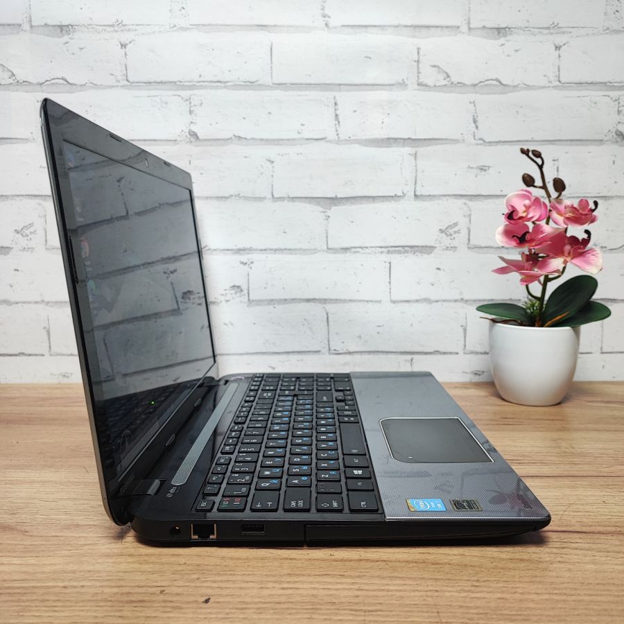 Ноутбук Б/В Toshiba Satellite L50-A-160, Intel Core i7-4700U, DDR3 8 GB, SSD 128GB, 15.6" HD