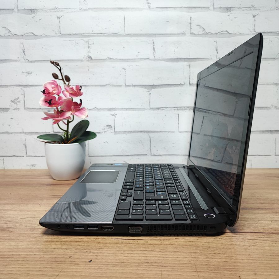 Ноутбук Б/В Toshiba Satellite L50-A-160, Intel Core i7-4700U, DDR3 8 GB, SSD 128GB, 15.6" HD