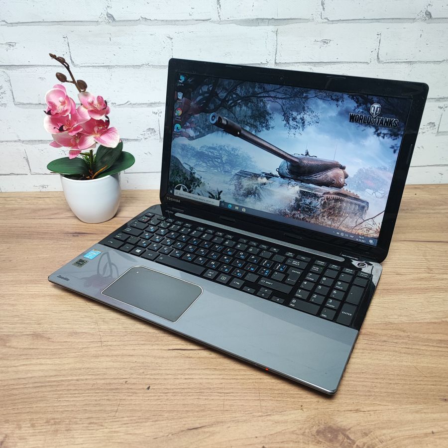 Ноутбук Б/В Toshiba Satellite L50-A-160, Intel Core i7-4700U, DDR3 8 GB, SSD 128GB, 15.6" HD