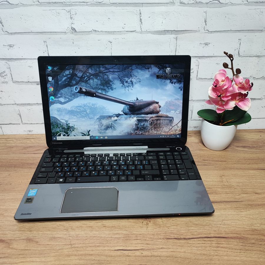 Ноутбук Б/В Toshiba Satellite L50-A-160, Intel Core i7-4700U, DDR3 8 GB, SSD 128GB, 15.6" HD