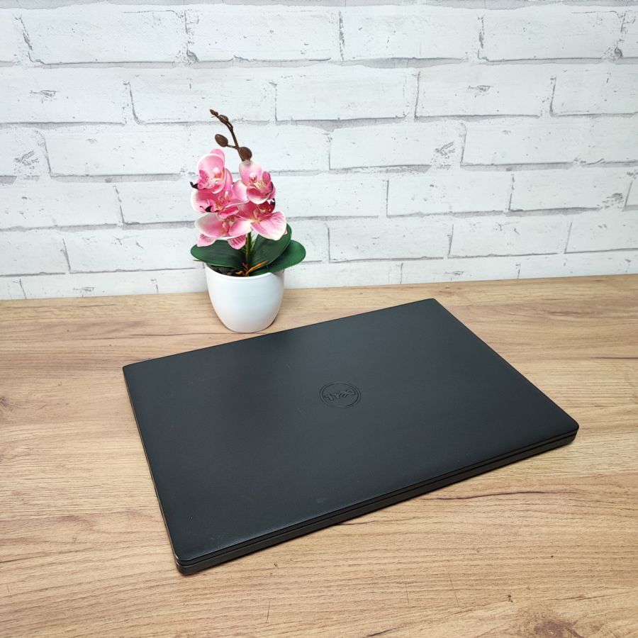 Ноутбук Б/В Dell Latitude 3570, Intel Core i3-6100U, DDR3 16 GB, SSD 256GB, 15.6" HD