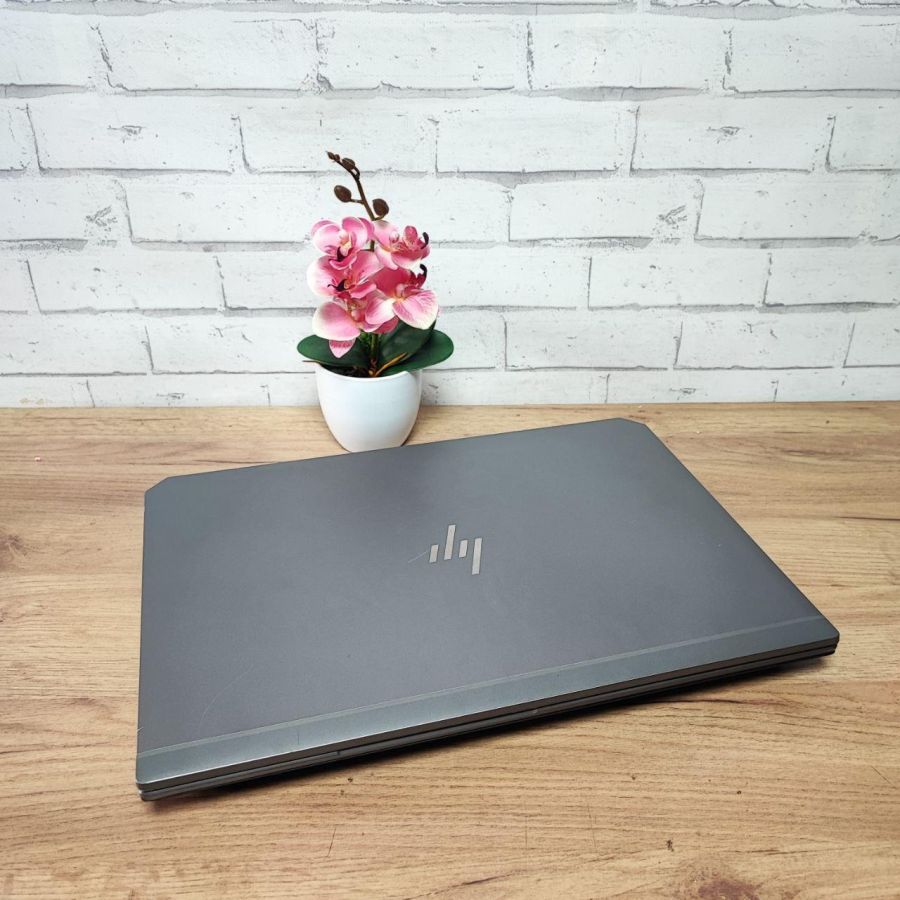Ноутбук Б/В HP ZBook G5, Intel Xeon E-2186M, DDR4 32 GB, SSD 1TB, NVIDIA Quadro P4200 8Gb, 17" (3840x2160) Сенсор
