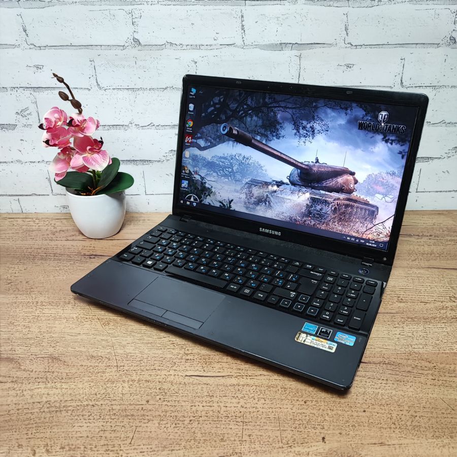 Ноутбук Б/В Samsung 300E, Intel Core i3-2328M, DDR3 8 GB, SSD 128GB, 15.6" HD
