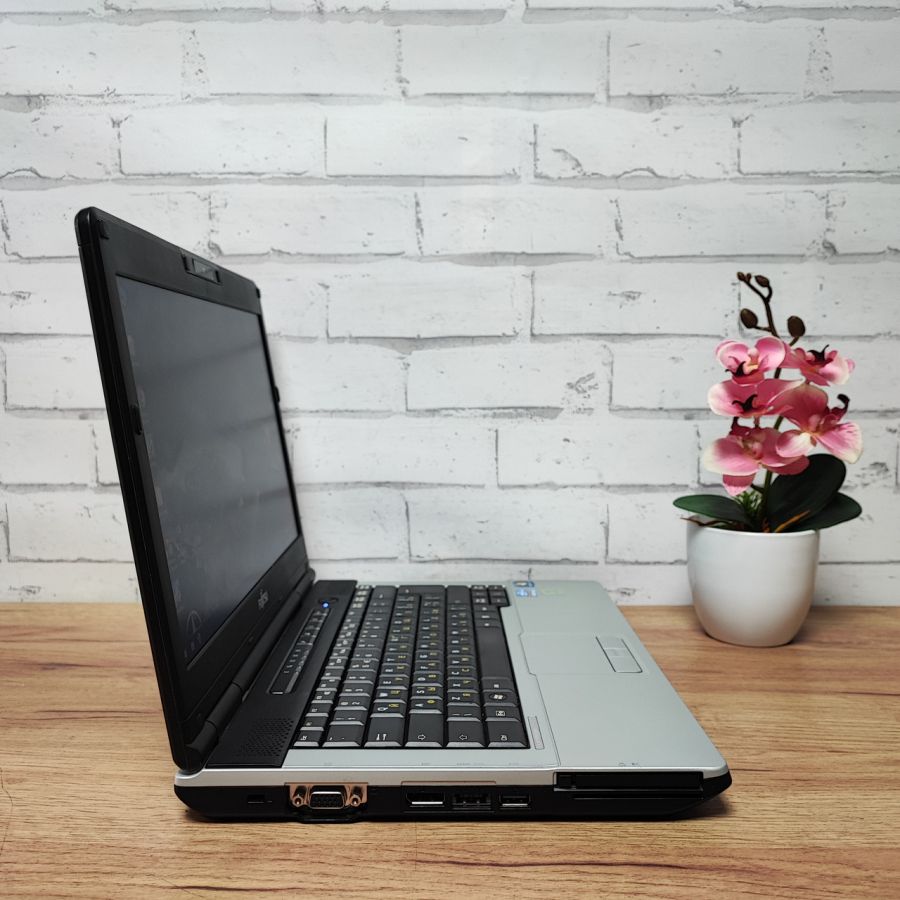 Ноутбук Б/В Fujitsu S781, Intel Core i5-2540M, DDR3 8 GB, SSD 128GB, 13.3" HD